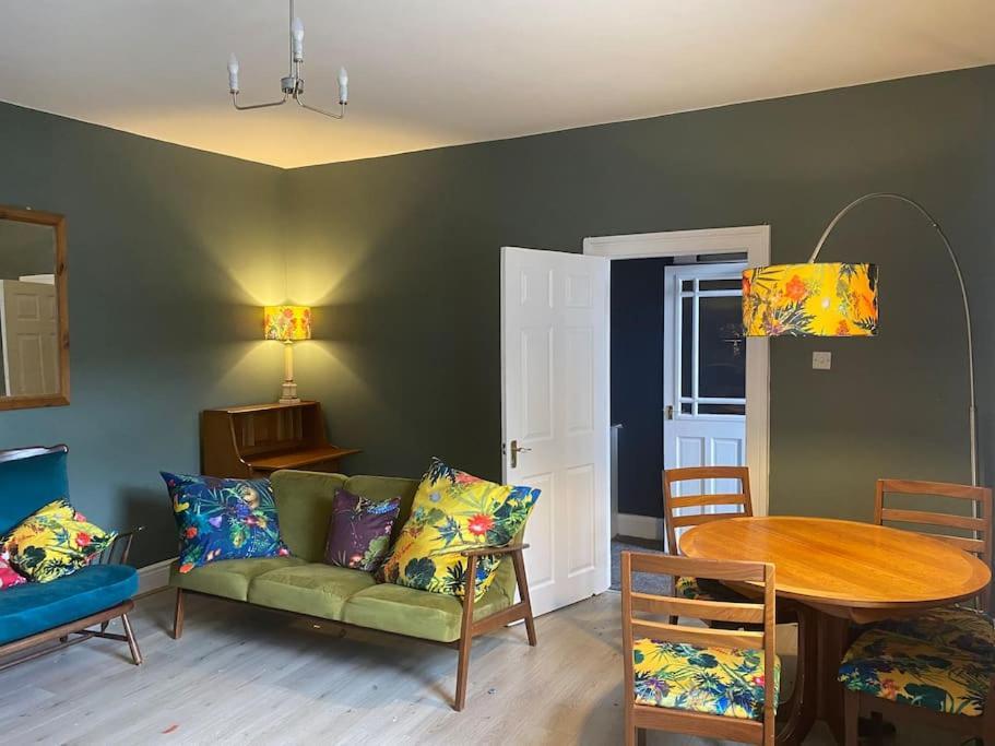 Peaceful Home From Home - Spacious 3 Bedroom House Accommodating 7 - Ideal For Families And Workers Gateshead Exterior foto